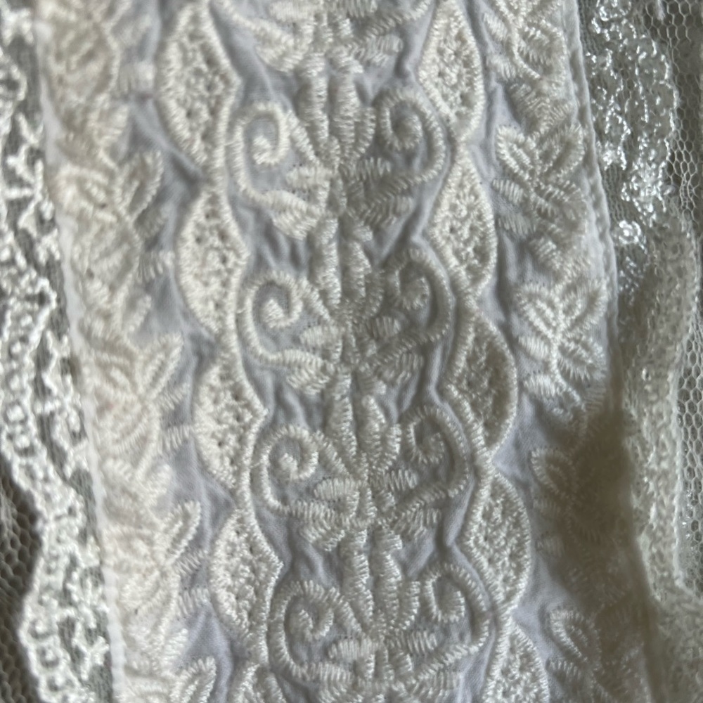 Lace crop top - Picture 4 of 5